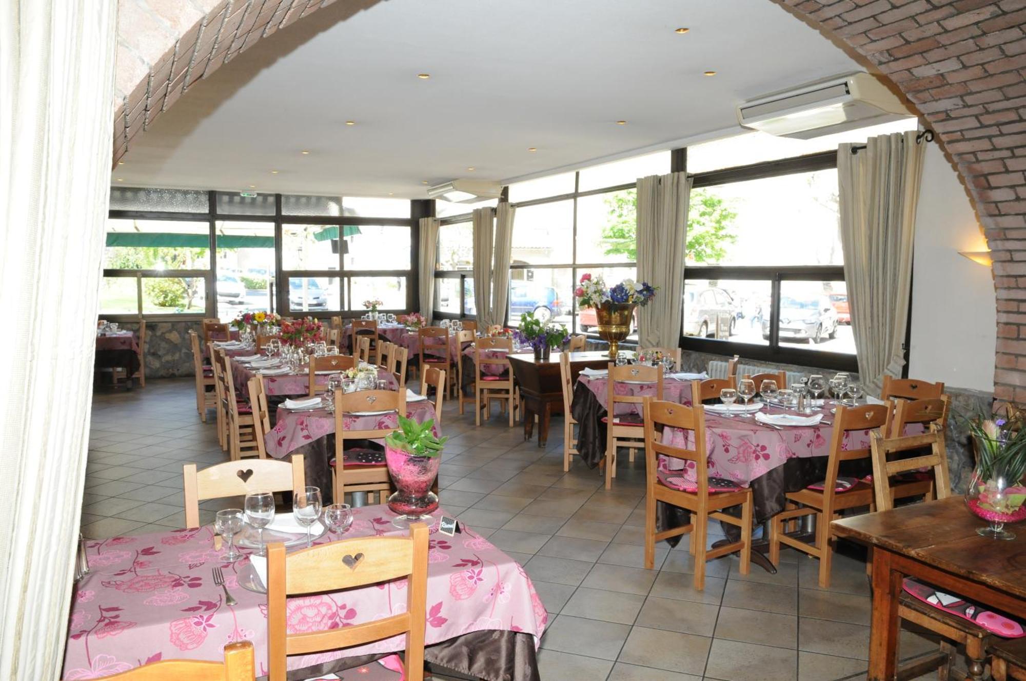 Grand Hotel Du Cours Sisteron Exterior photo