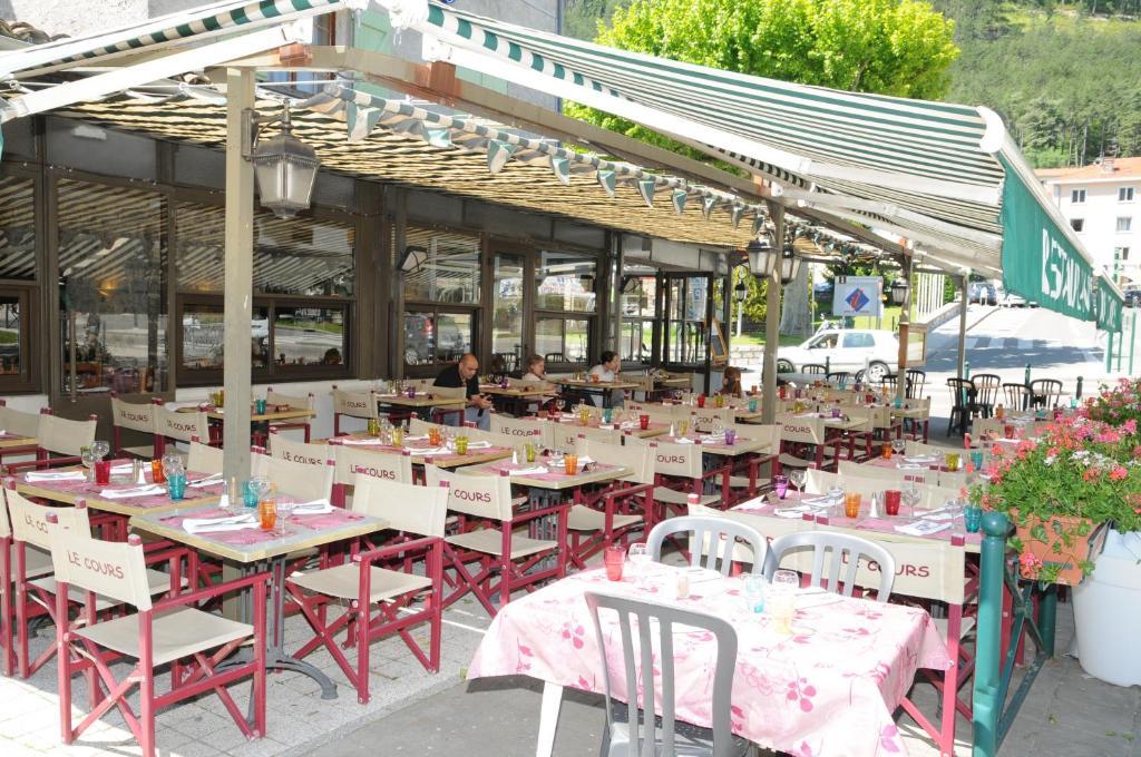 Grand Hotel Du Cours Sisteron Exterior photo