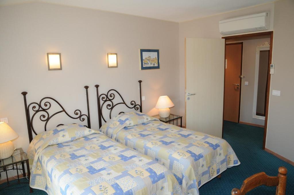 Grand Hotel Du Cours Sisteron Exterior photo